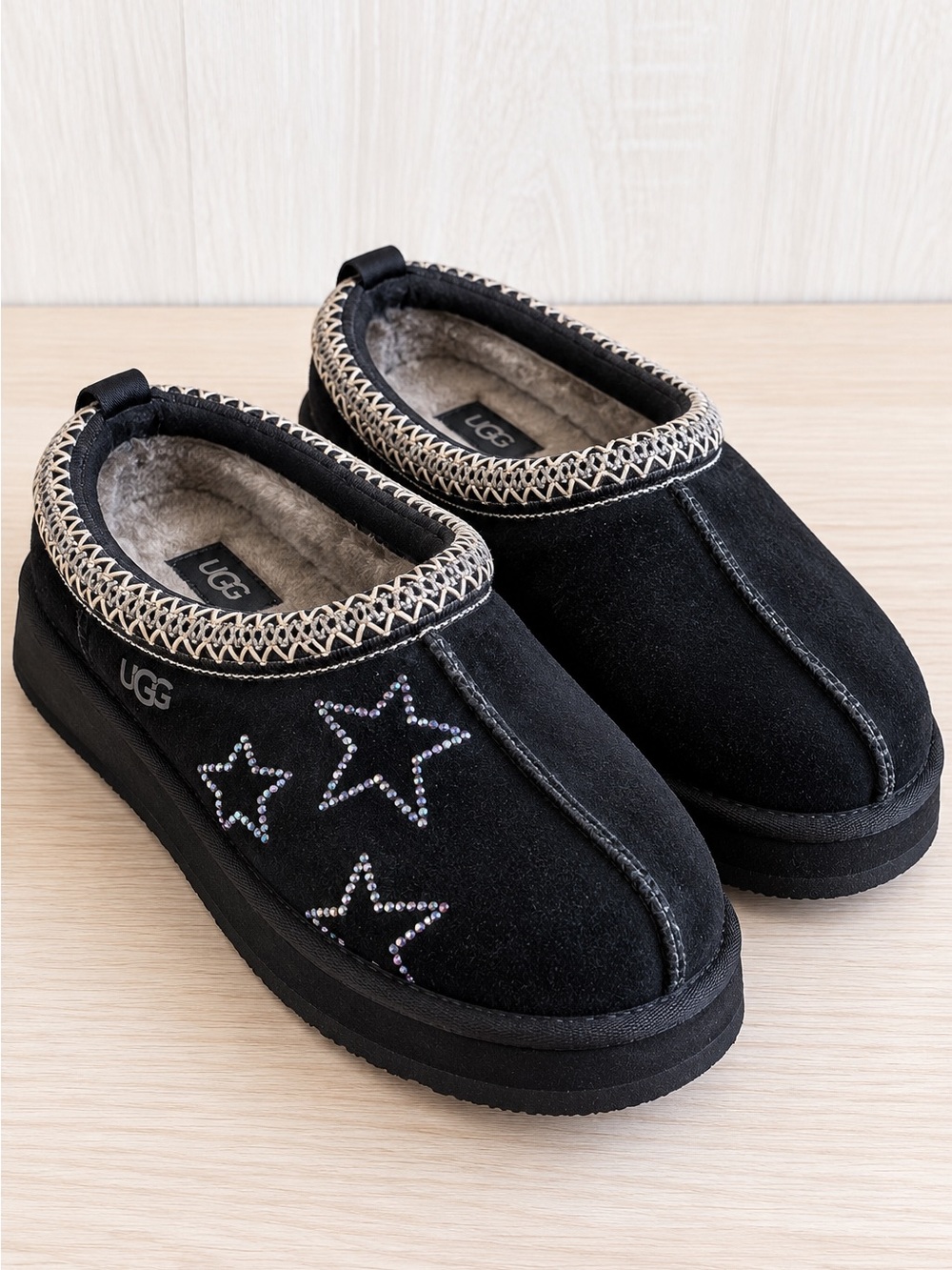 UGG Tasmania Black Suede Star Rhinestone Platform Slippers Shoes Size 10
